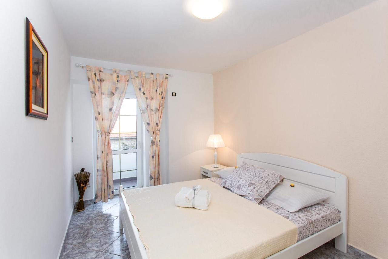 Apartments Desiree Сутіван Екстер'єр фото