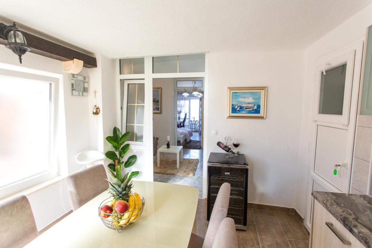 Apartments Desiree Сутіван Екстер'єр фото